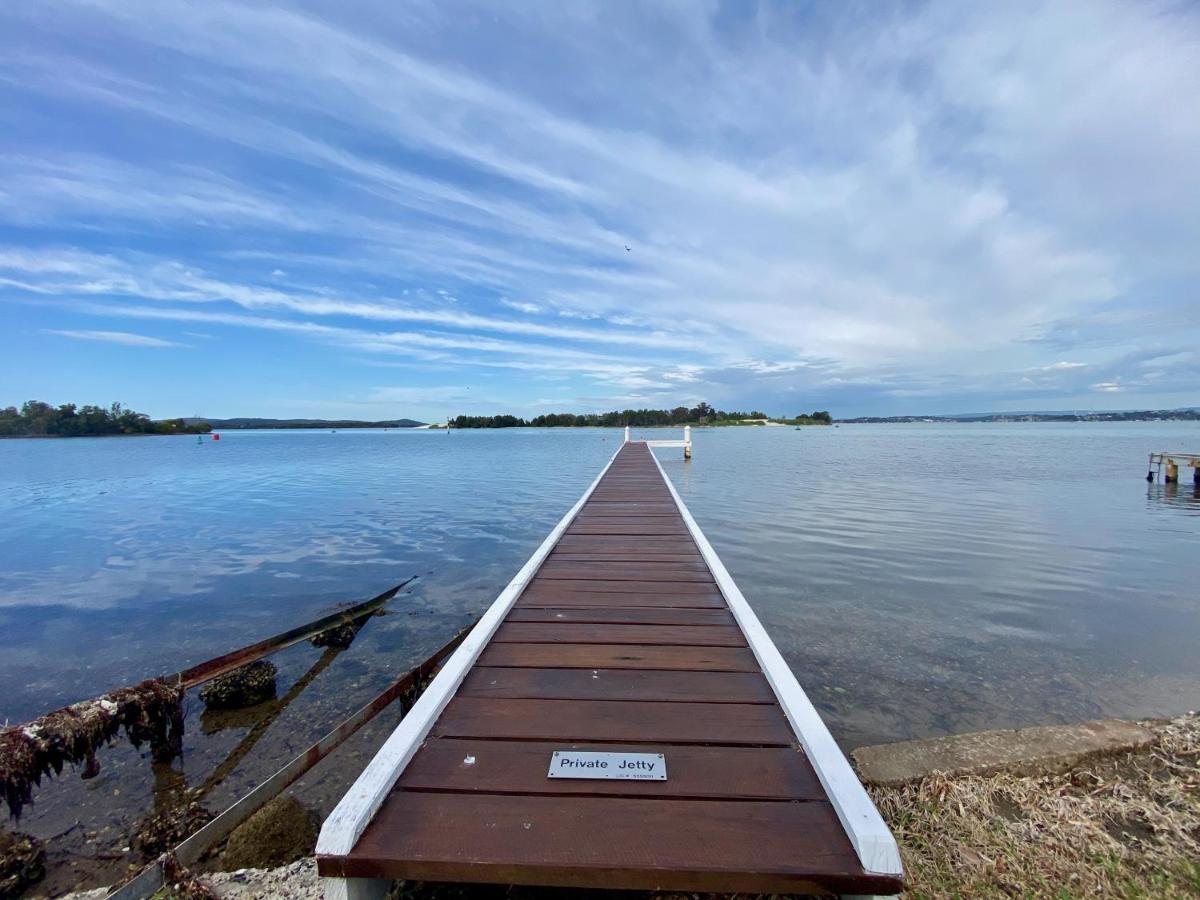Serenity By The - Romantic Waterfront Couple's Getaway *